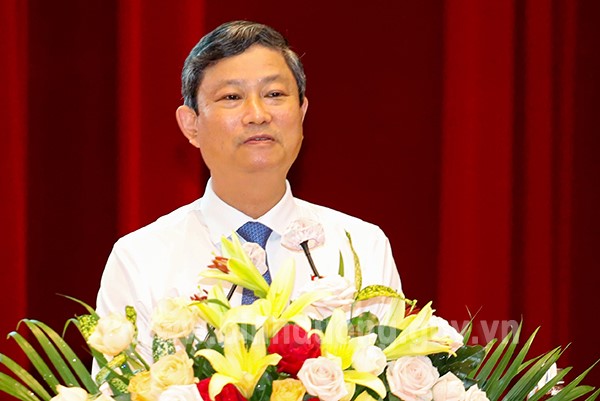 Ông Võ Văn Minh - Chủ tịch UBND tỉnh phát biểu tại kỳ họp thứ hai - HĐND tỉnh khóa X